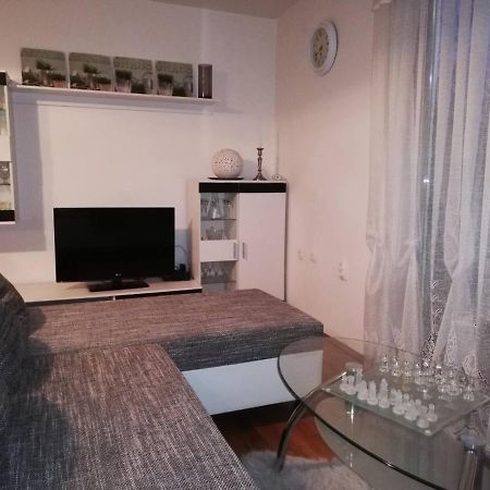 Holiday Home Tin Ogulin Luaran gambar