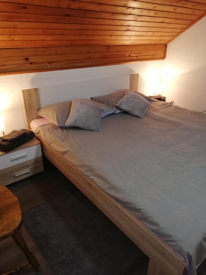 Holiday Home Tin Ogulin Luaran gambar