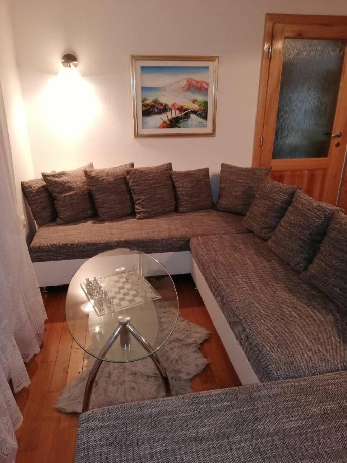 Holiday Home Tin Ogulin Luaran gambar