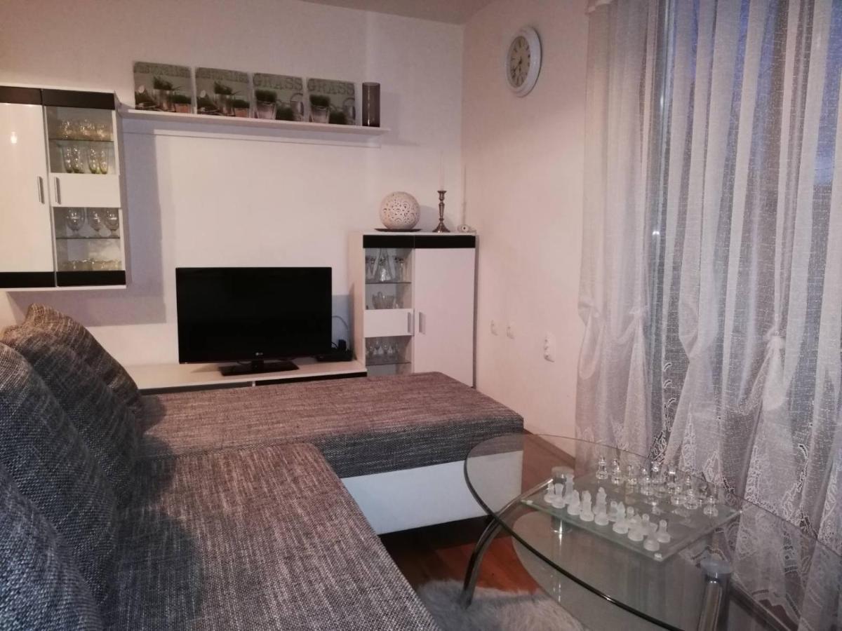 Holiday Home Tin Ogulin Luaran gambar