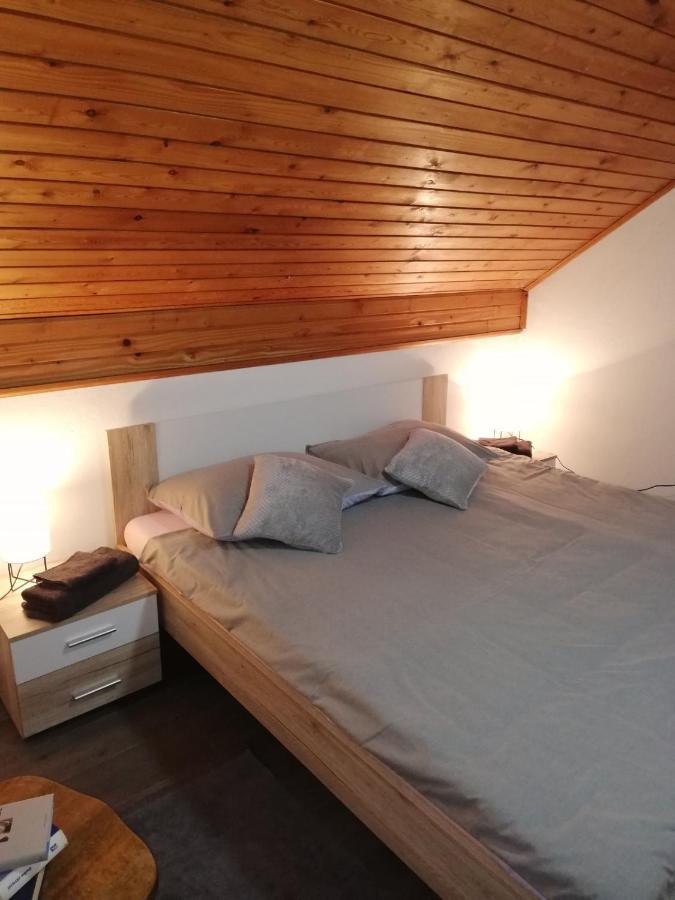 Holiday Home Tin Ogulin Luaran gambar