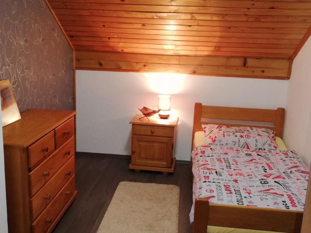 Holiday Home Tin Ogulin Luaran gambar