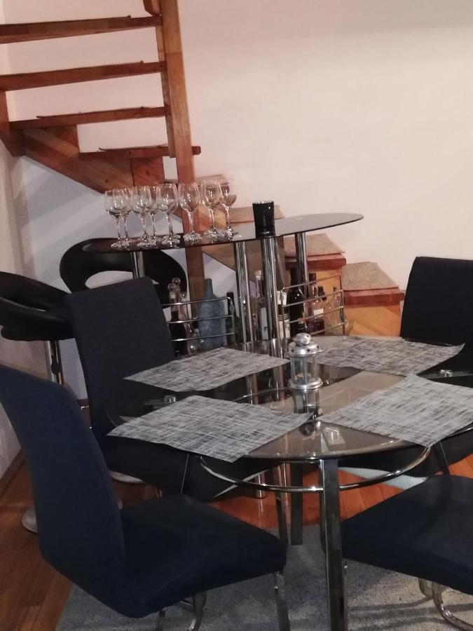 Holiday Home Tin Ogulin Luaran gambar