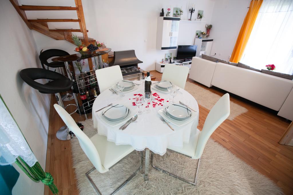 Holiday Home Tin Ogulin Luaran gambar