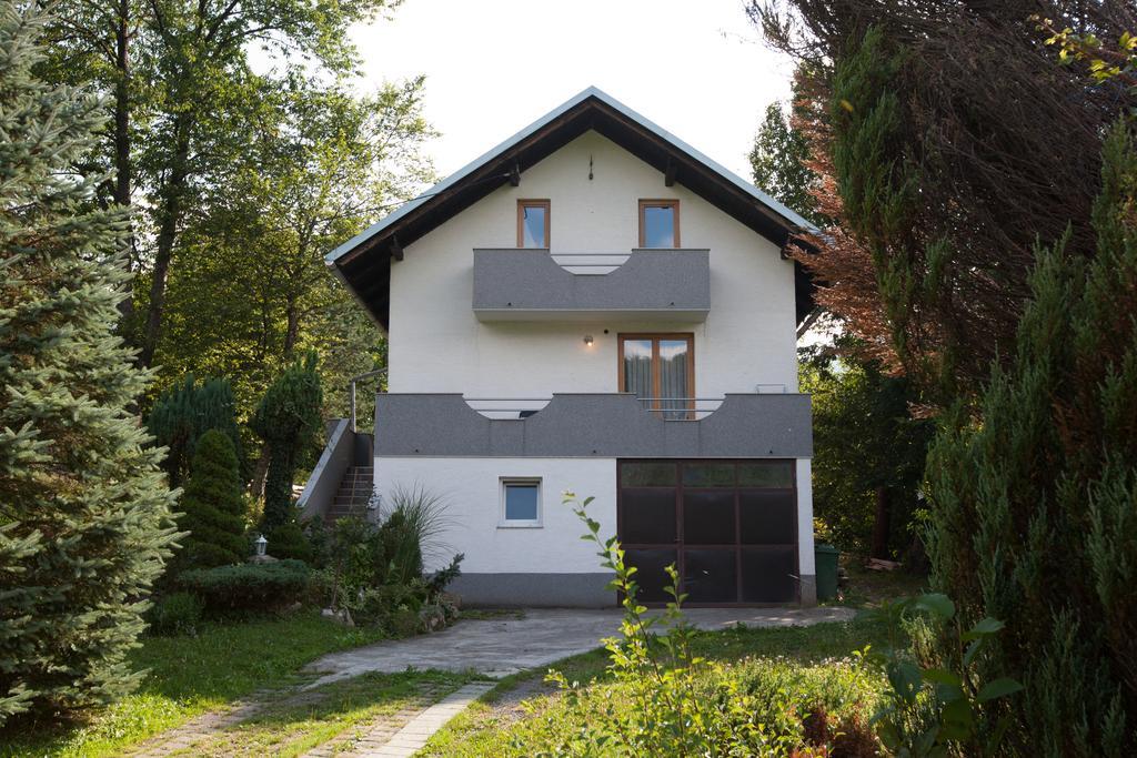 Holiday Home Tin Ogulin Luaran gambar