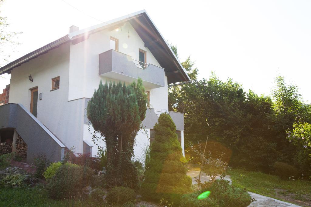 Holiday Home Tin Ogulin Luaran gambar